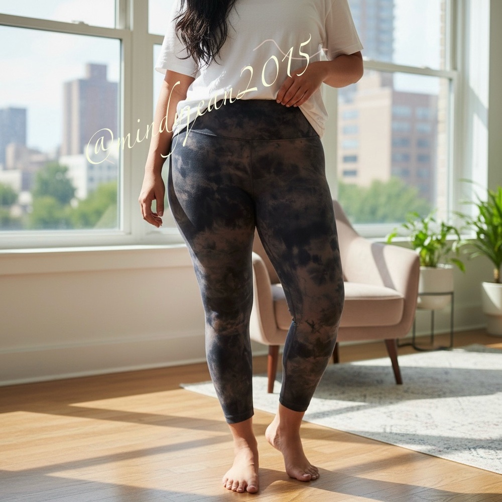 NWOT Lululemon Align High-Rise Pant 25"
Diamond Dye Lunar Rock True Navy Sz 18